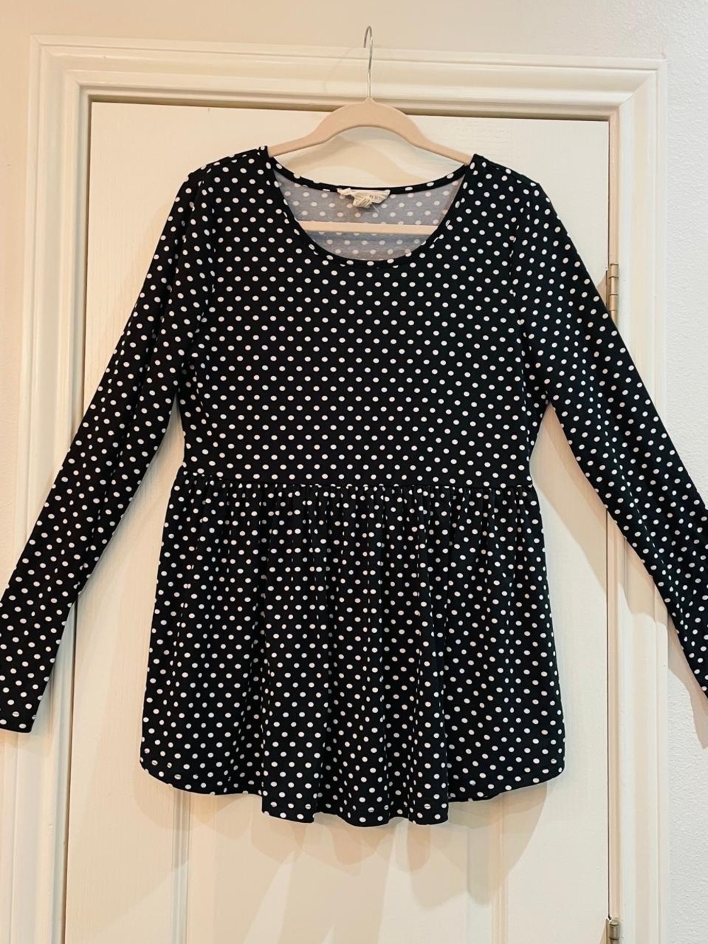 Women's Black & White Polka Dot Long-Sleeve Peplum Top